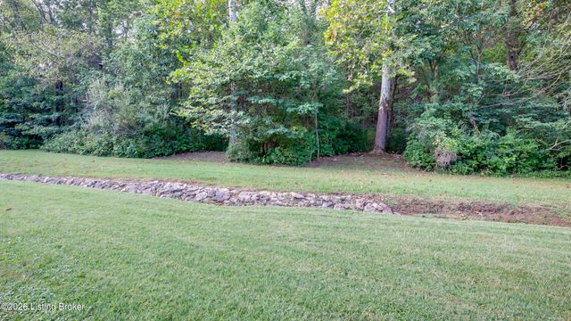 3807 Sumerlin Dr, Buckner, KY 40010