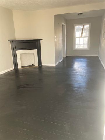 4920 E Elm St, Wichita, KS 67208