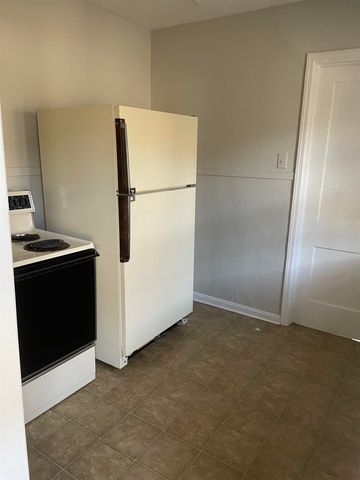 4920 E Elm St, Wichita, KS 67208