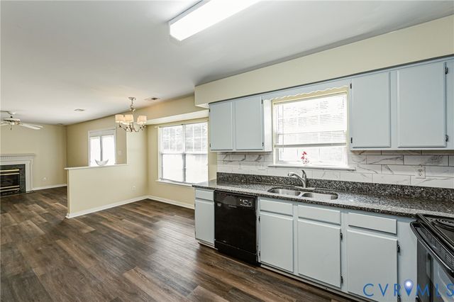 811 Kiefer Field Ct, Glen Allen, VA 23059