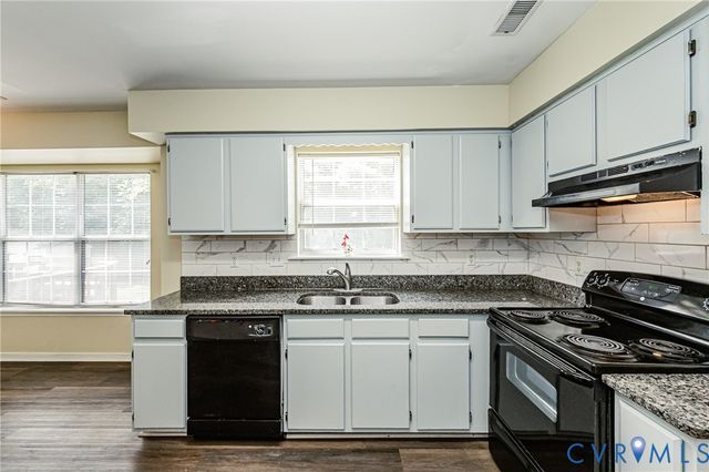 811 Kiefer Field Ct, Glen Allen, VA 23059
