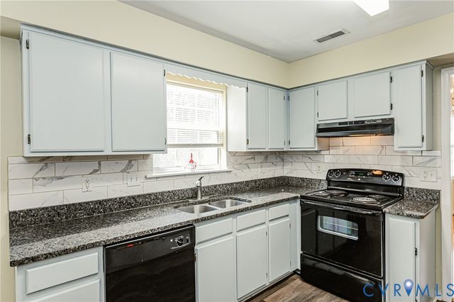 811 Kiefer Field Ct, Glen Allen, VA 23059