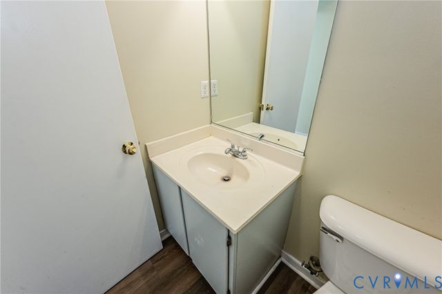 811 Kiefer Field Ct, Glen Allen, VA 23059
