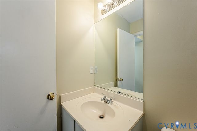 811 Kiefer Field Ct, Glen Allen, VA 23059