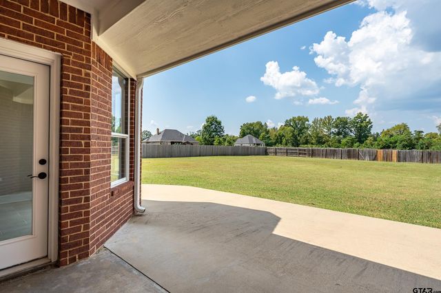 100 Thames Dr, Bullard, TX 75757