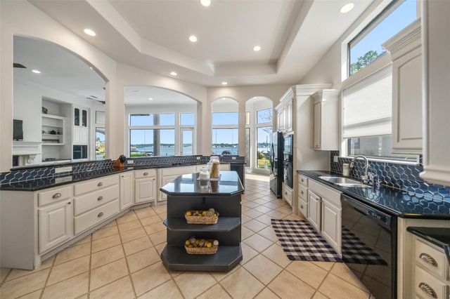 18706 Grand Harbor Point, Montgomery, TX 77356