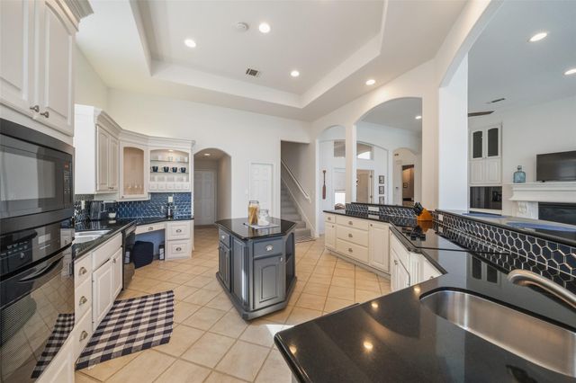18706 Grand Harbor Point, Montgomery, TX 77356