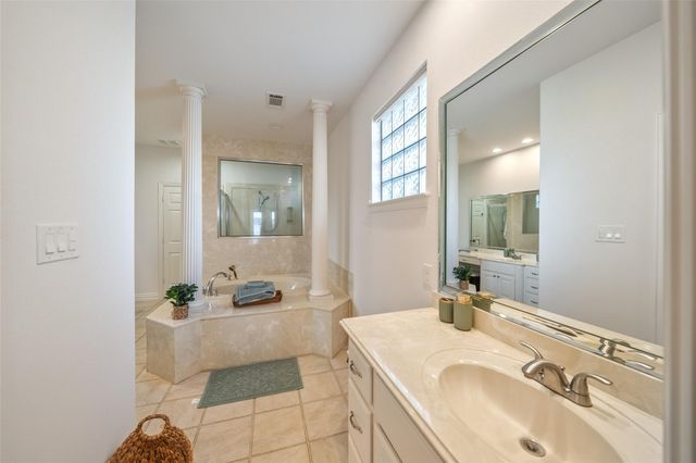 18706 Grand Harbor Point, Montgomery, TX 77356