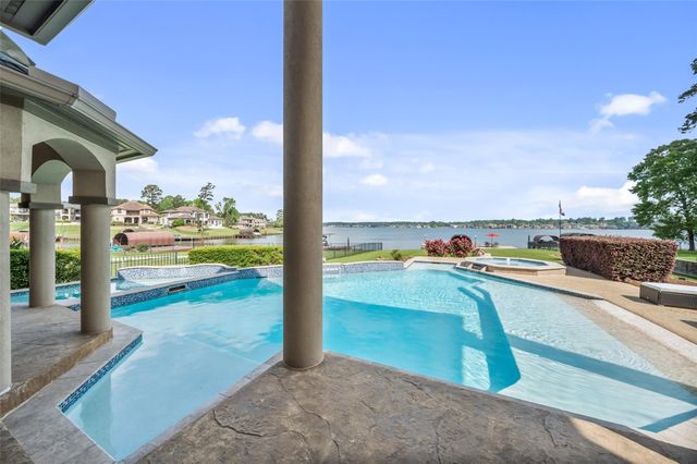 18706 Grand Harbor Point, Montgomery, TX 77356