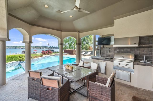 18706 Grand Harbor Point, Montgomery, TX 77356