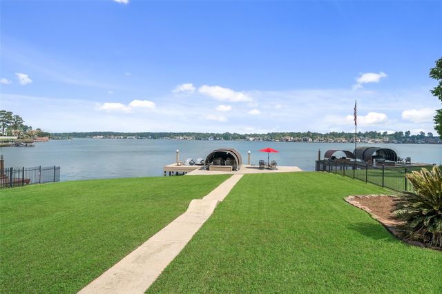18706 Grand Harbor Point, Montgomery, TX 77356