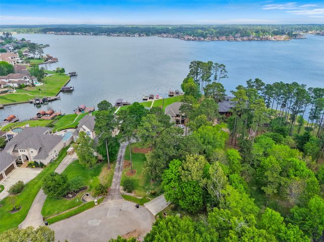 18706 Grand Harbor Point, Montgomery, TX 77356