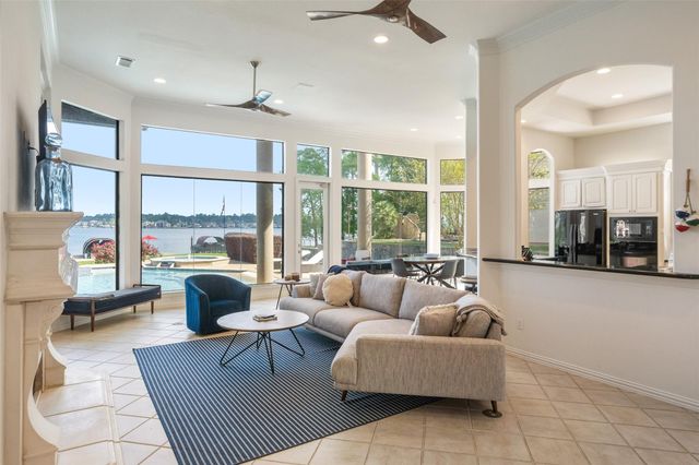 18706 Grand Harbor Point, Montgomery, TX 77356