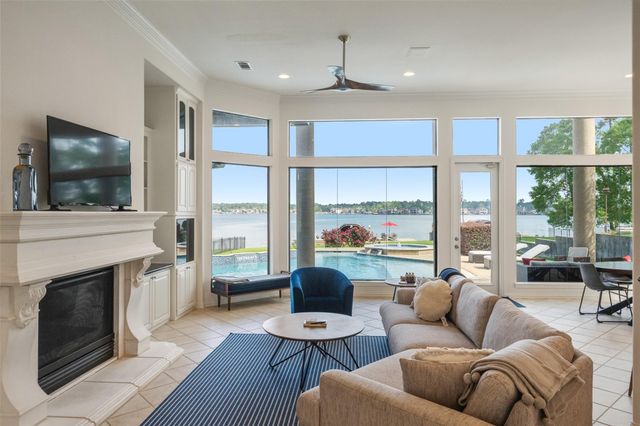 18706 Grand Harbor Point, Montgomery, TX 77356