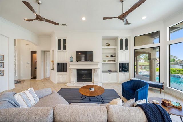 18706 Grand Harbor Point, Montgomery, TX 77356