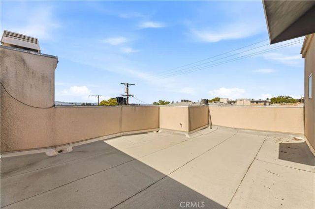 611 E Olive 106, Burbank, CA 91501