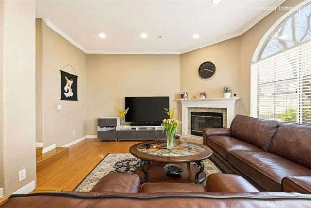 611 E Olive 106, Burbank, CA 91501