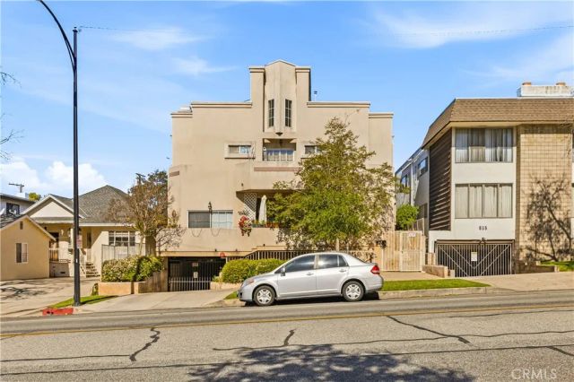 611 E Olive 106, Burbank, CA 91501