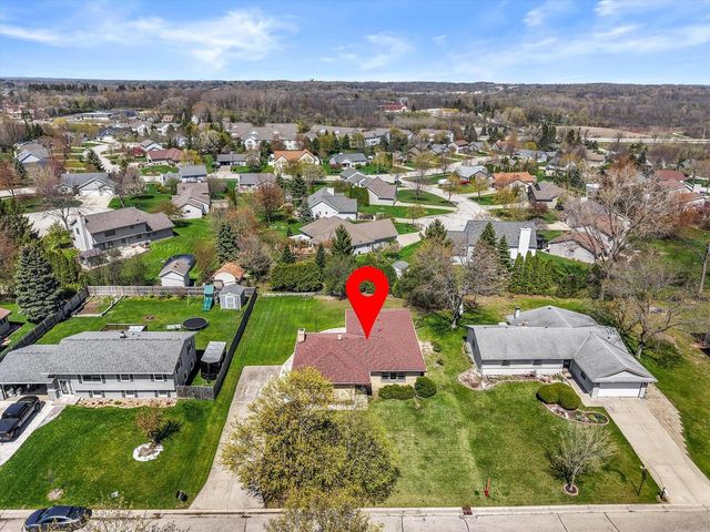7002 Lindner DRIVE, Franklin, WI 53132