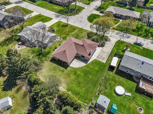 7002 Lindner DRIVE, Franklin, WI 53132