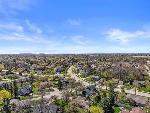 7002 Lindner DRIVE, Franklin, WI 53132
