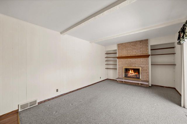 7002 Lindner DRIVE, Franklin, WI 53132