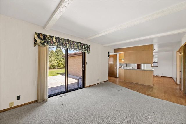 7002 Lindner DRIVE, Franklin, WI 53132