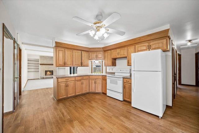 7002 Lindner DRIVE, Franklin, WI 53132