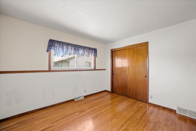 7002 Lindner DRIVE, Franklin, WI 53132