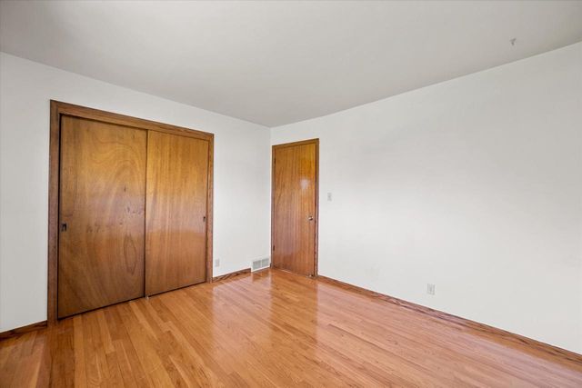 7002 Lindner DRIVE, Franklin, WI 53132