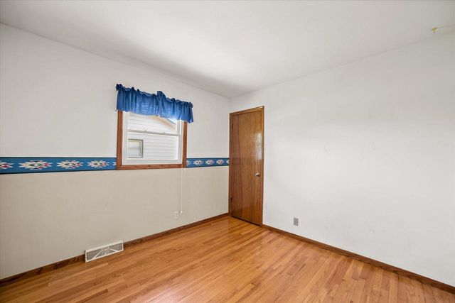 7002 Lindner DRIVE, Franklin, WI 53132