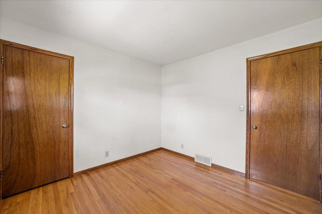 7002 Lindner DRIVE, Franklin, WI 53132