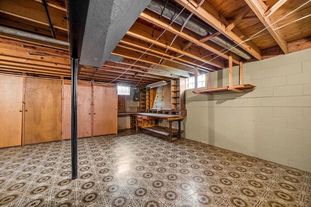 7002 Lindner DRIVE, Franklin, WI 53132