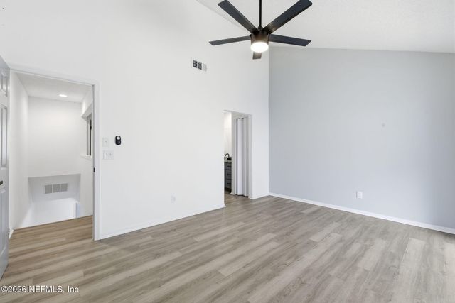 3517 PEELER Road 17, Jacksonville, FL 32277