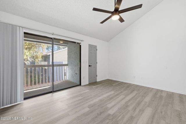 3517 PEELER Road 17, Jacksonville, FL 32277