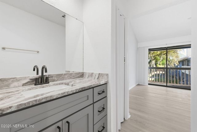 3517 PEELER Road 17, Jacksonville, FL 32277