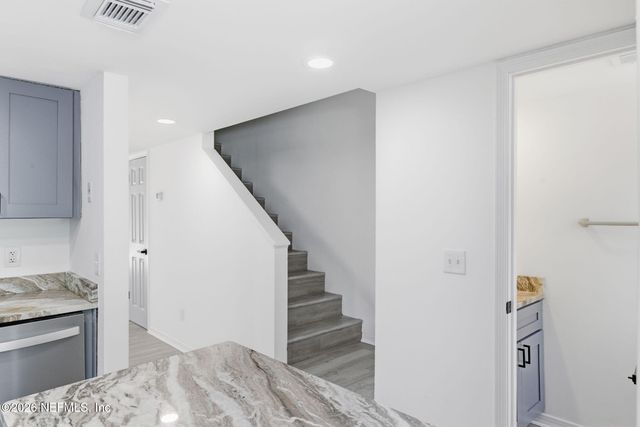 3517 PEELER Road 17, Jacksonville, FL 32277