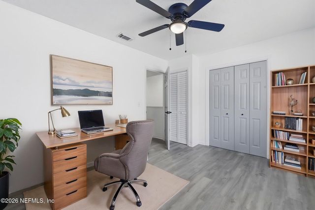 3517 PEELER Road 17, Jacksonville, FL 32277