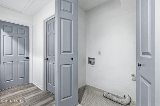 3517 PEELER Road 17, Jacksonville, FL 32277