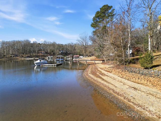 168 Willow Point Road, Troutman, NC 28166