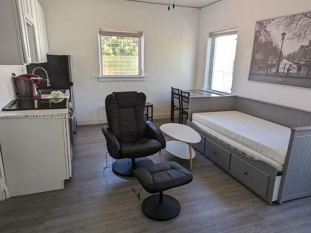 2822 Pine Tree Dr 4A, Miami Beach, FL 33140