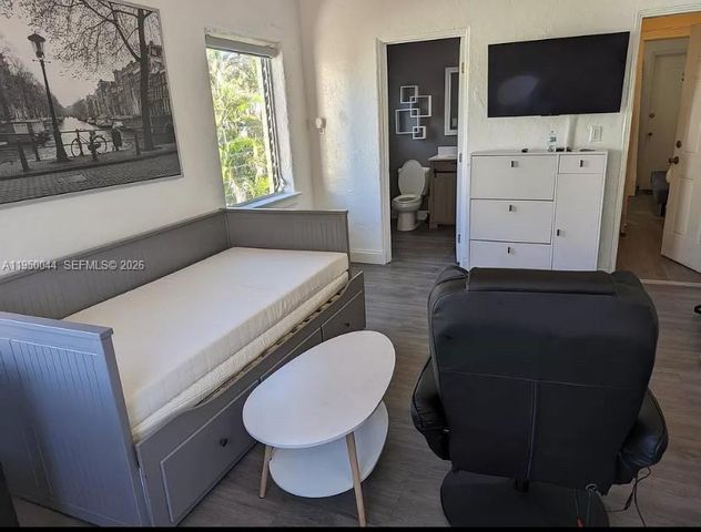 2822 Pine Tree Dr 4A, Miami Beach, FL 33140