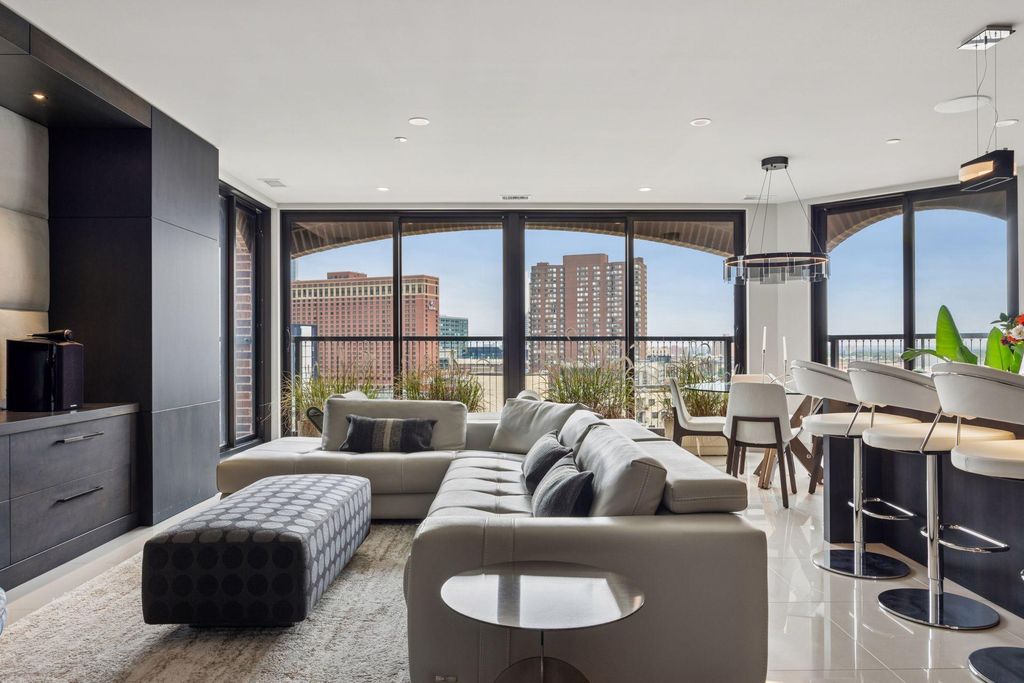 1201 Yale Place 1110, Minneapolis, MN 55403 — exterior