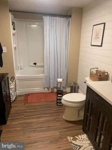 228 NOTCH RD, Duncannon, PA 17020