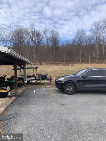 228 NOTCH RD, Duncannon, PA 17020