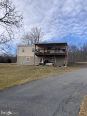 228 NOTCH RD, Duncannon, PA 17020