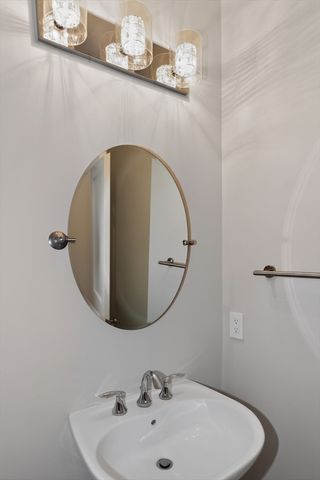 228 Norfolk St 228, Holliston, MA 01746