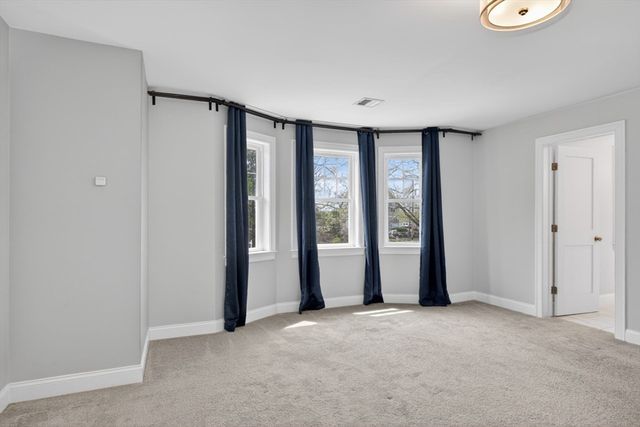 228 Norfolk St 228, Holliston, MA 01746