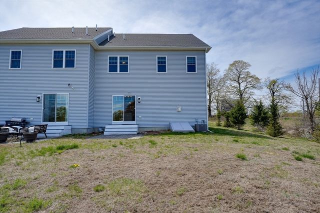 228 Norfolk St 228, Holliston, MA 01746
