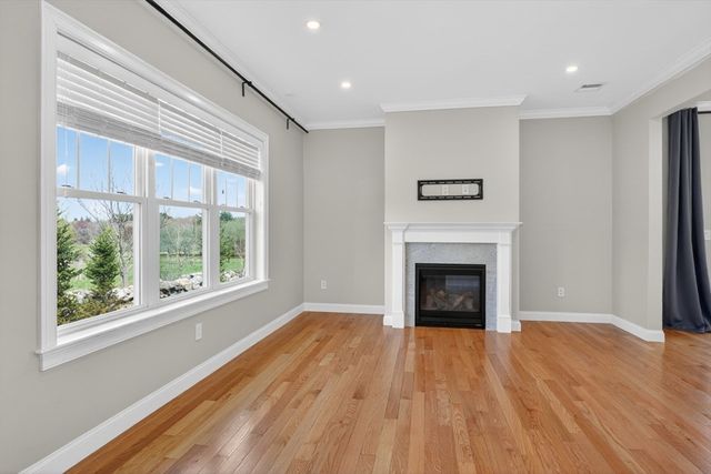 228 Norfolk St 228, Holliston, MA 01746